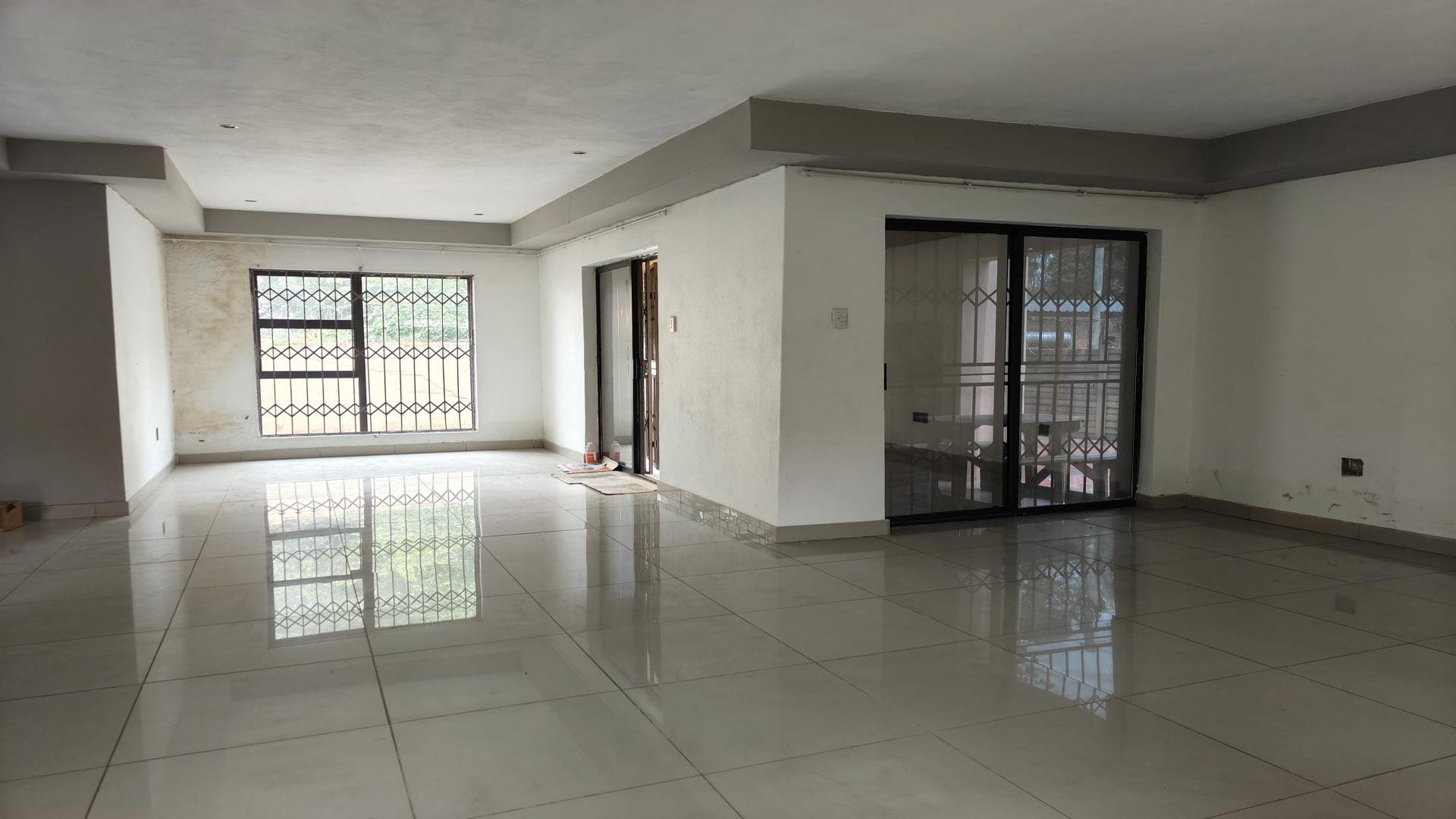 Lounges - 39 square meters of property in Rayton