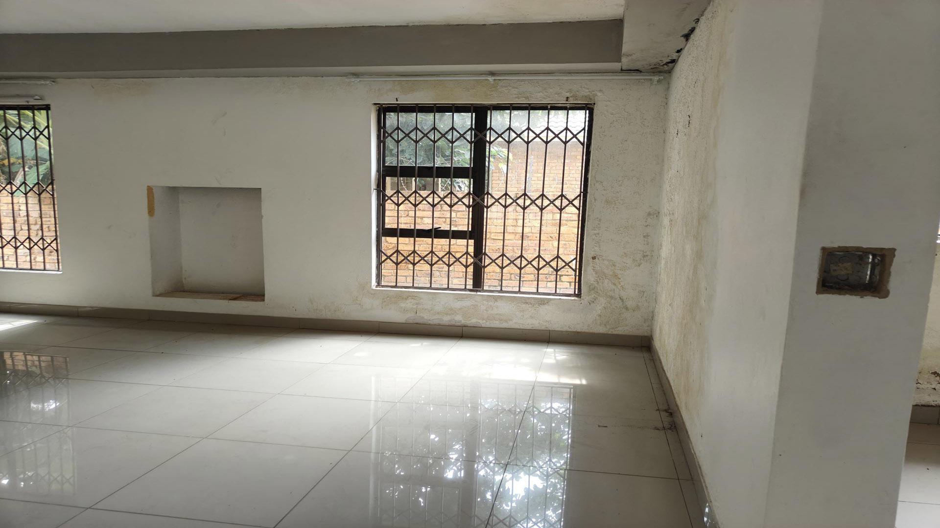 Lounges - 39 square meters of property in Rayton