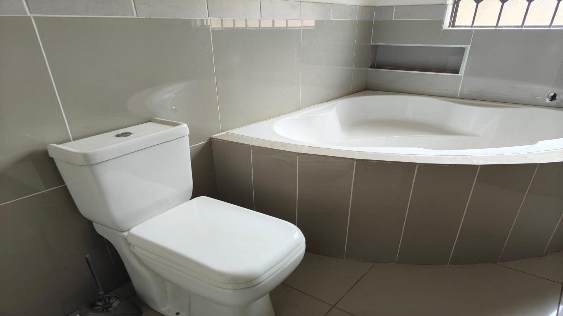 Bathroom 1 - 6 square meters of property in Rayton