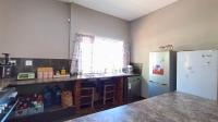 Kitchen - 13 square meters of property in Patryshoek AH