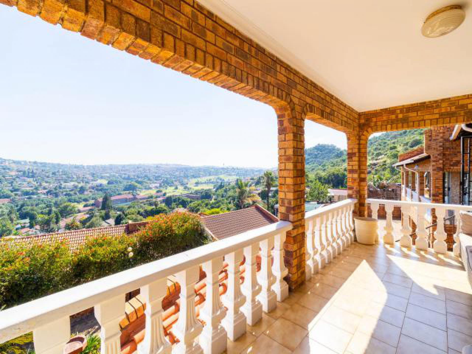 Balcony of property in Winchester Hills