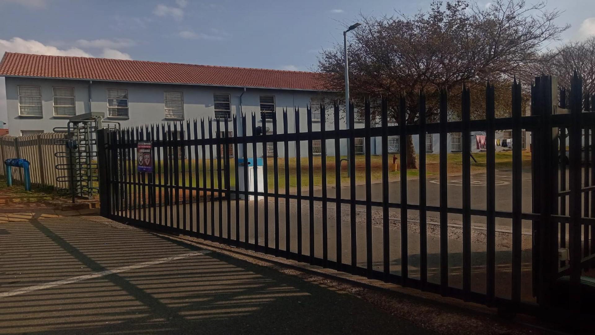 Front View of property in Commercia