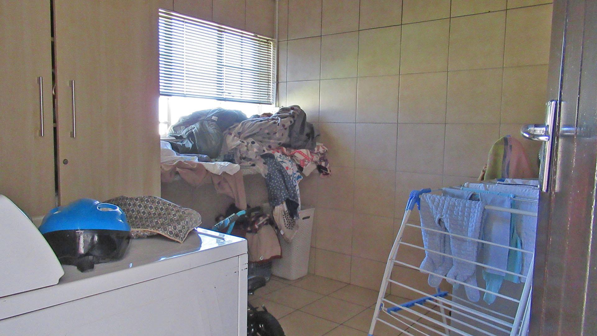Staff Room - 11 square meters of property in Brackendowns