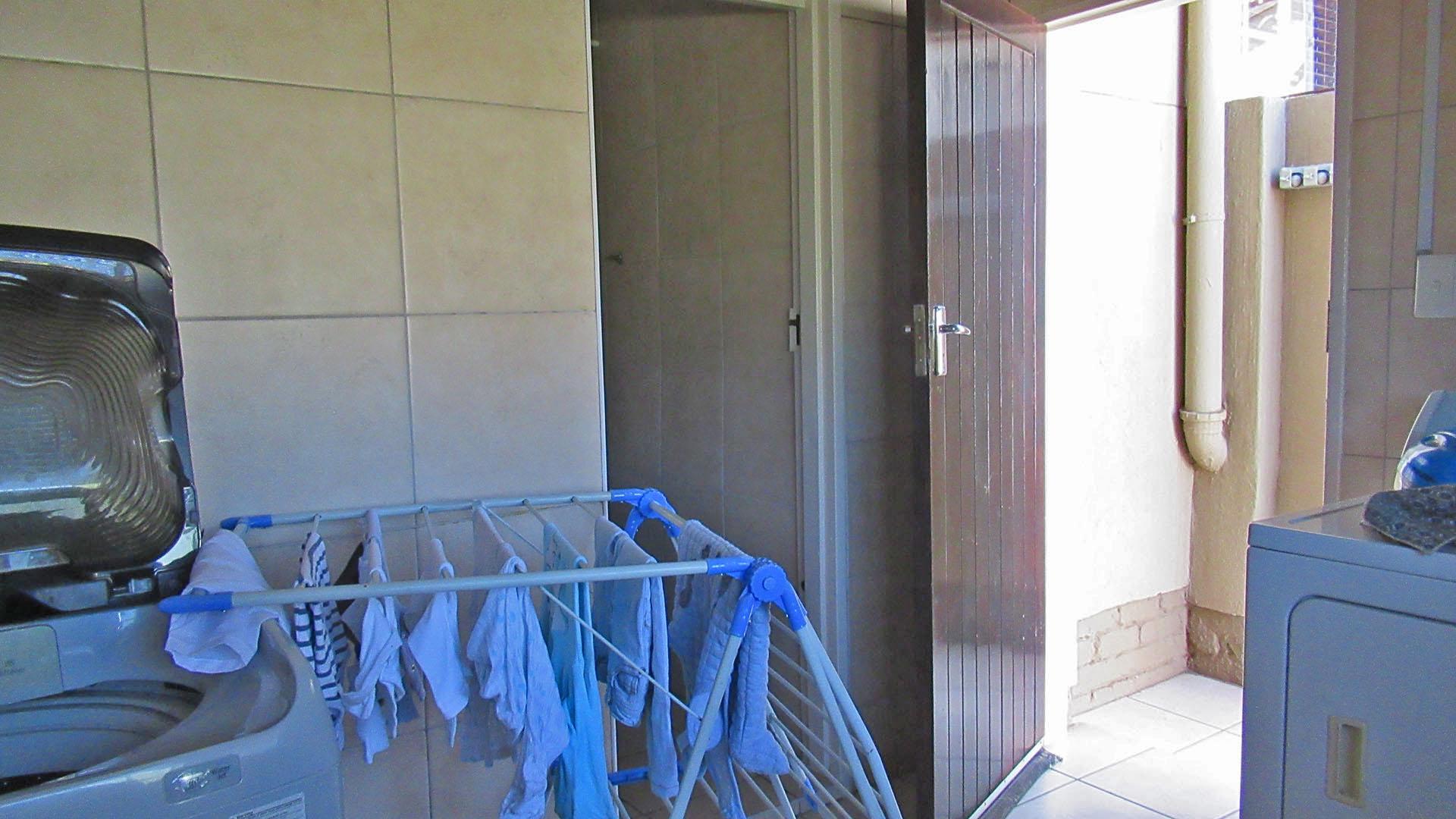 Staff Room - 11 square meters of property in Brackendowns