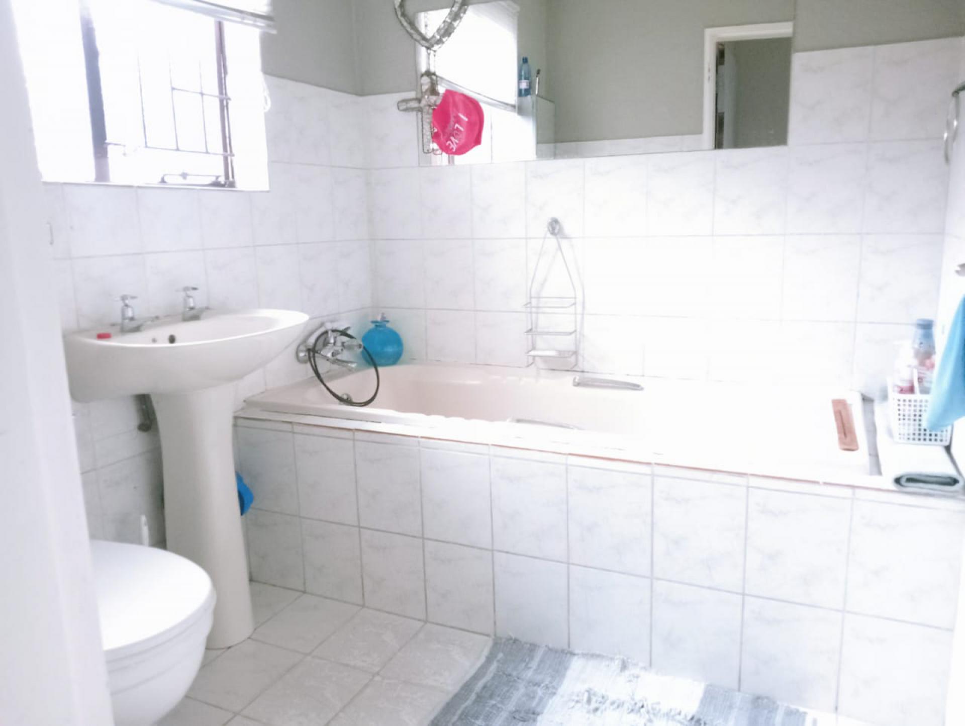 Bathroom 2 of property in Rustenburg