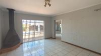 Lounges - 32 square meters of property in Sunward park