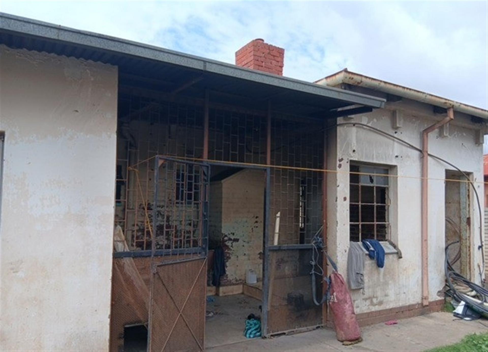 Front View of property in Daspoort