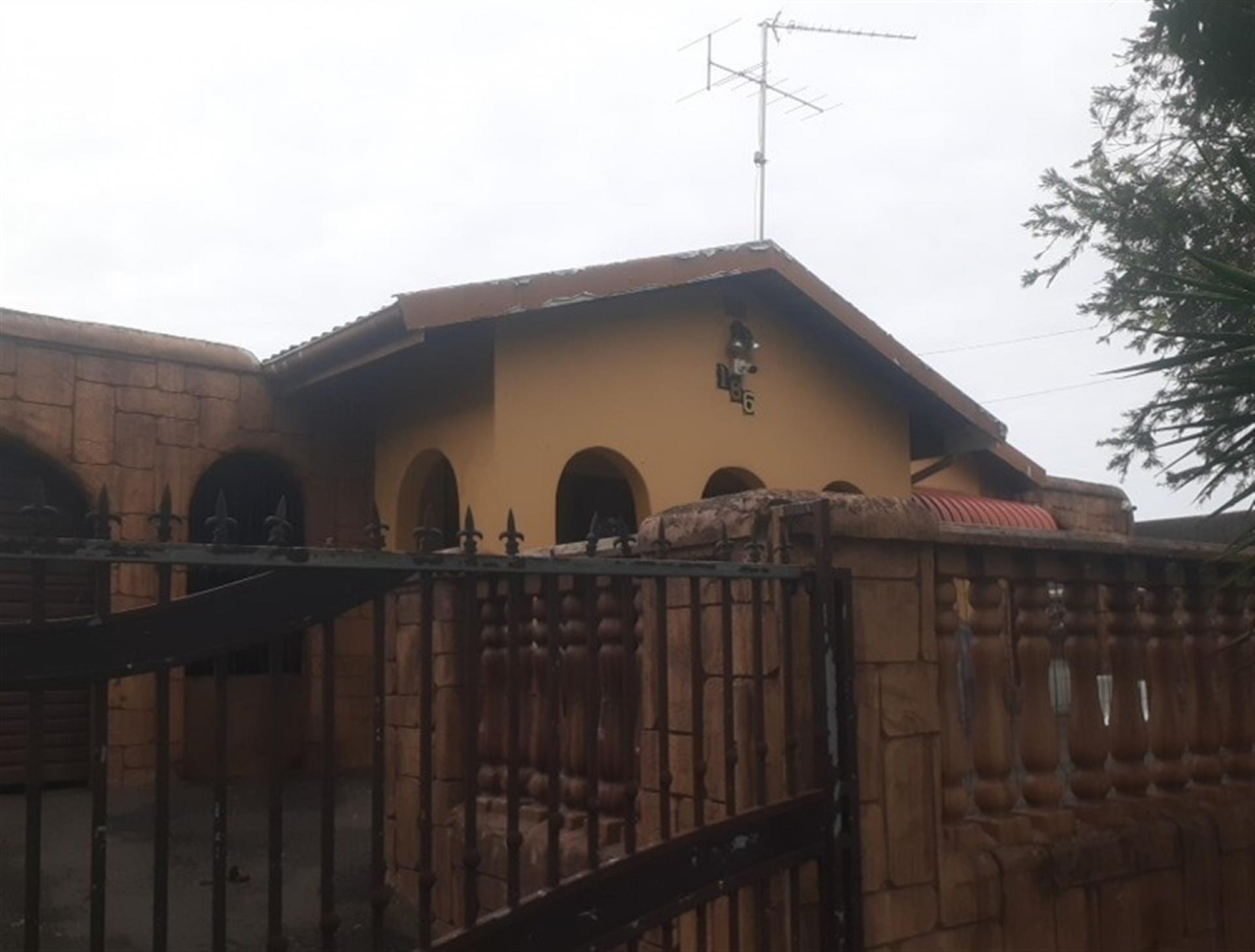 Front View of property in Brookdale