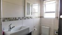 Bathroom 3+ - 4 square meters of property in Demat