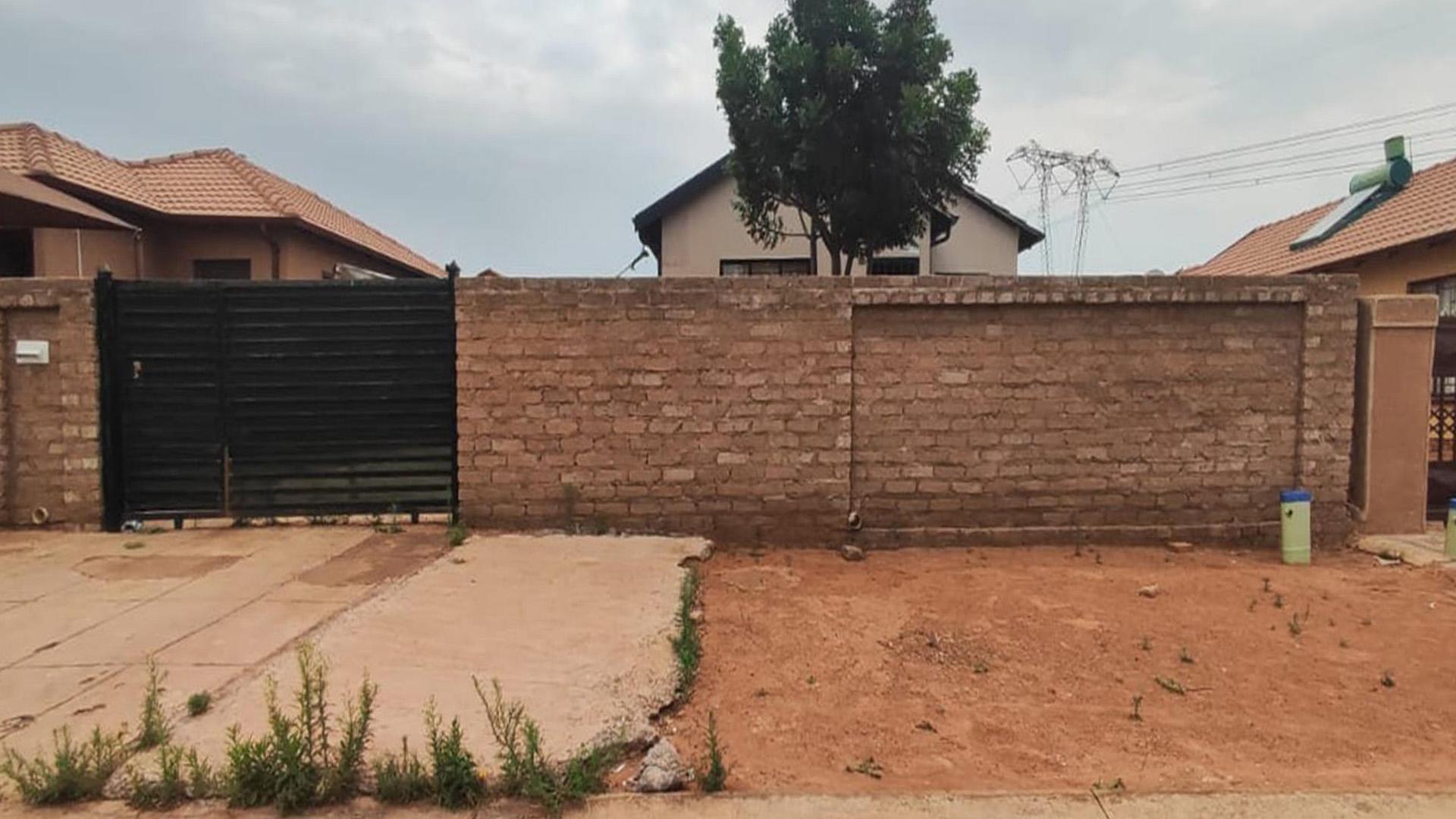 Front View of property in Soshanguve East