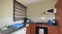 Kitchen - 8 square meters of property in Kosmosdal