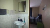 Bathroom 1 - 5 square meters of property in Kosmosdal