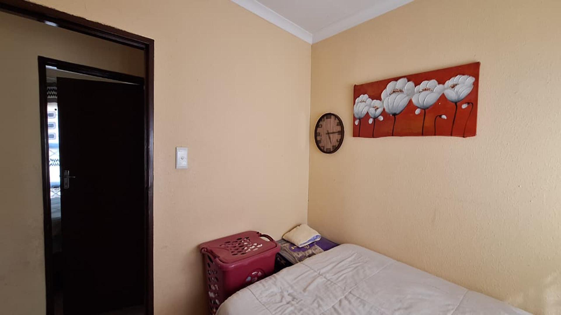 Bed Room 2 - 7 square meters of property in Alliance