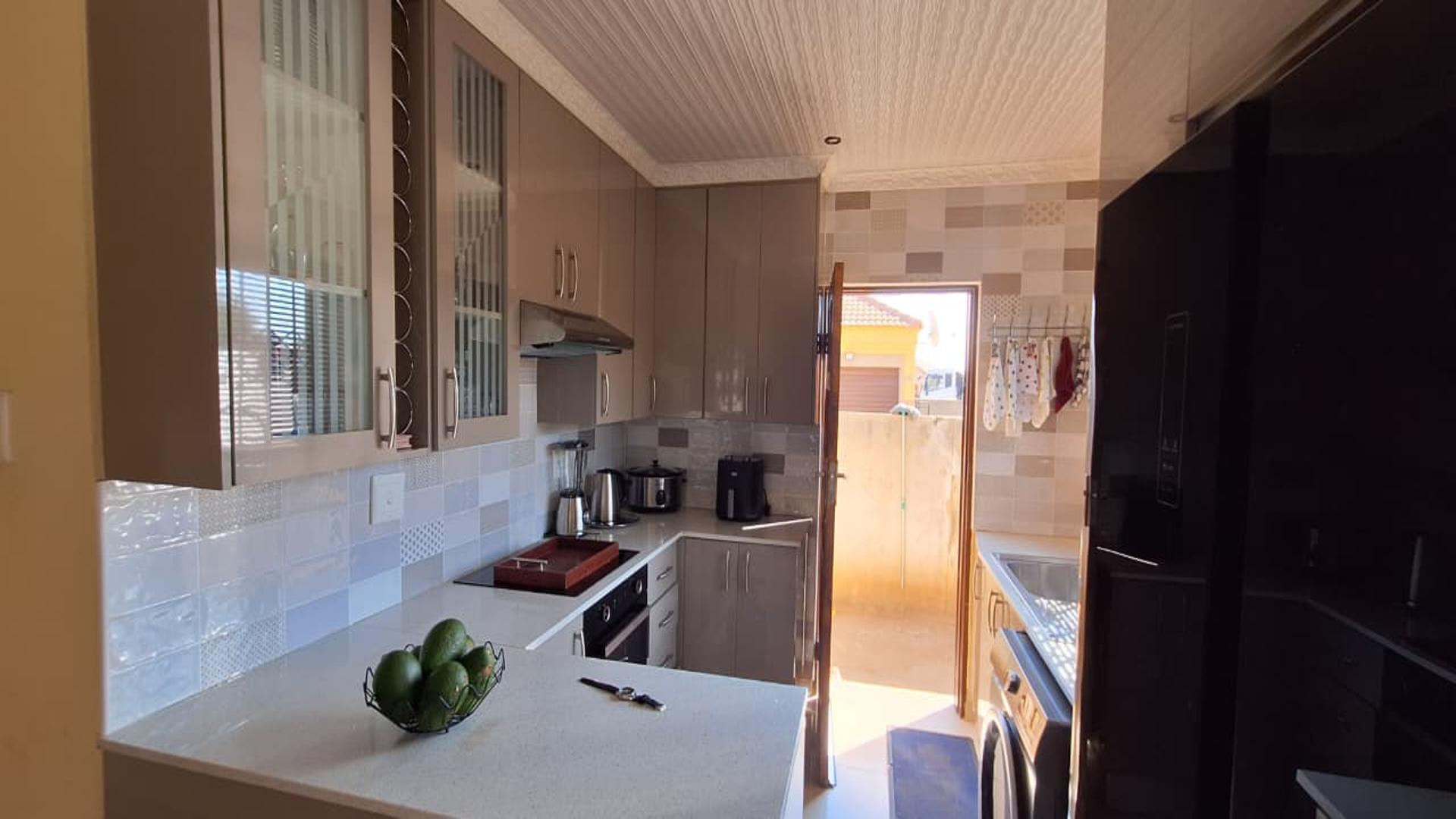 Kitchen - 8 square meters of property in Alliance