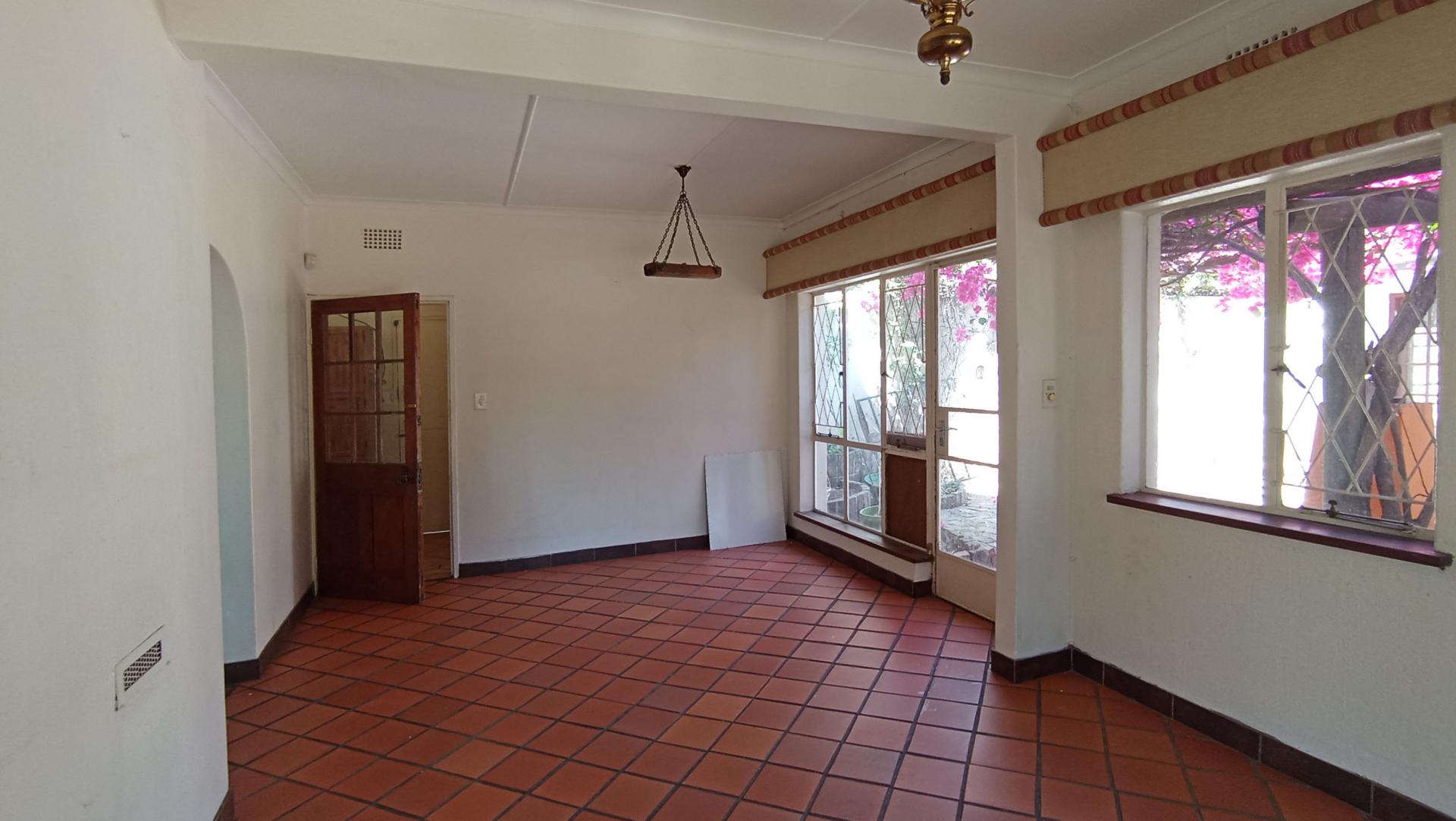 Dining Room - 38 square meters of property in Crowthorne AH