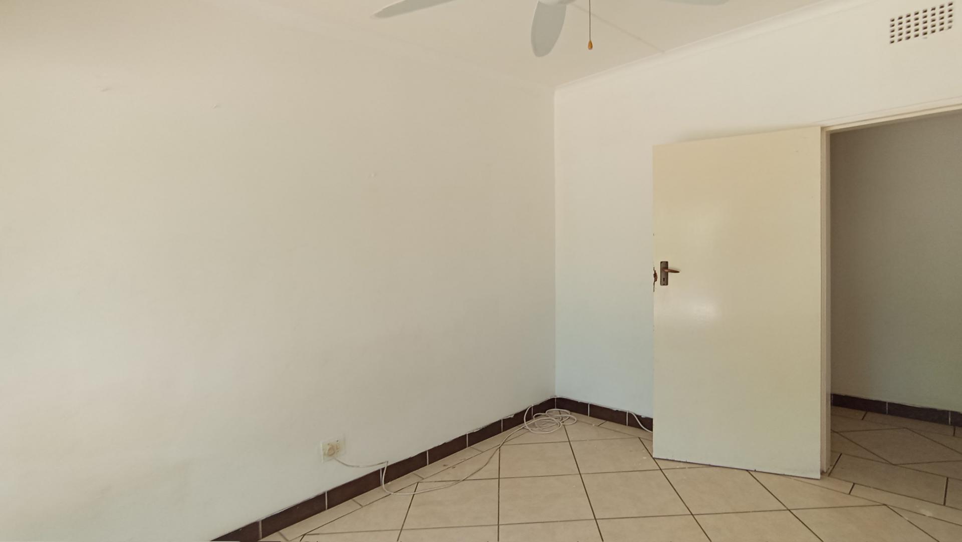 Bed Room 1 - 99 square meters of property in Crowthorne AH