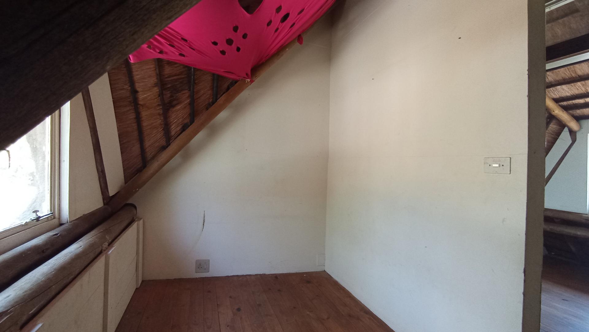 Bed Room 3 - 10 square meters of property in Crowthorne AH