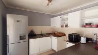 Kitchen - 63 square meters of property in Crowthorne AH