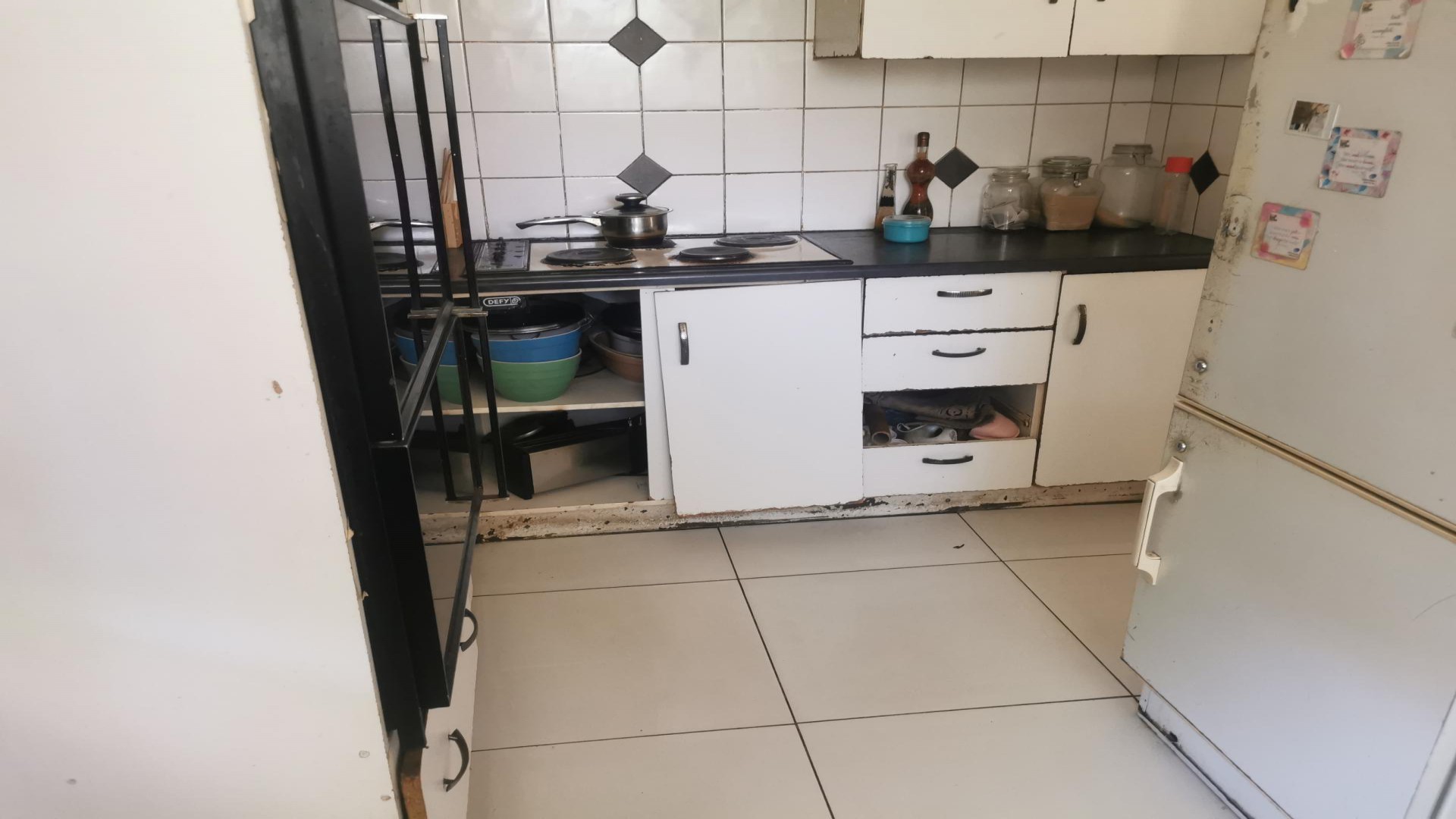 Kitchen of property in Mayfield Park
