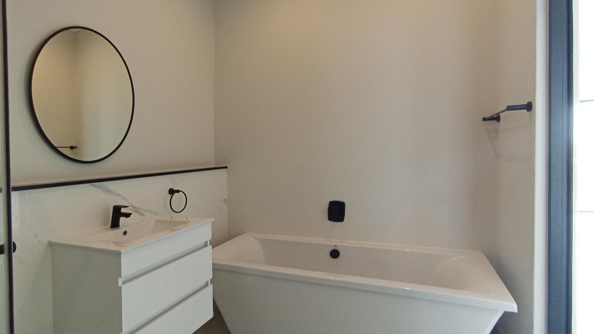 Bathroom 1 - 6 square meters of property in Waterval Estate