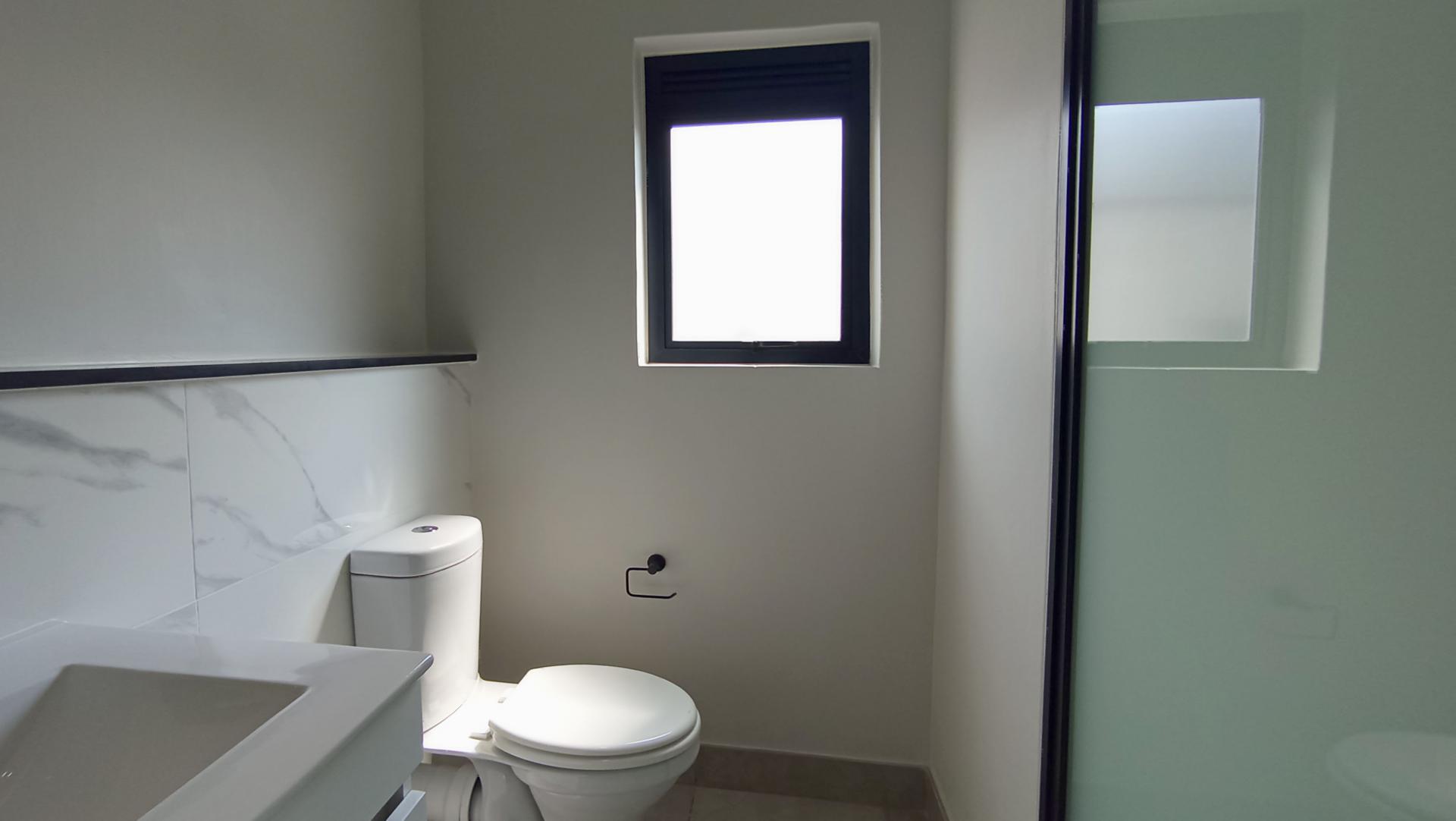 Main Bathroom - 6 square meters of property in Waterval Estate