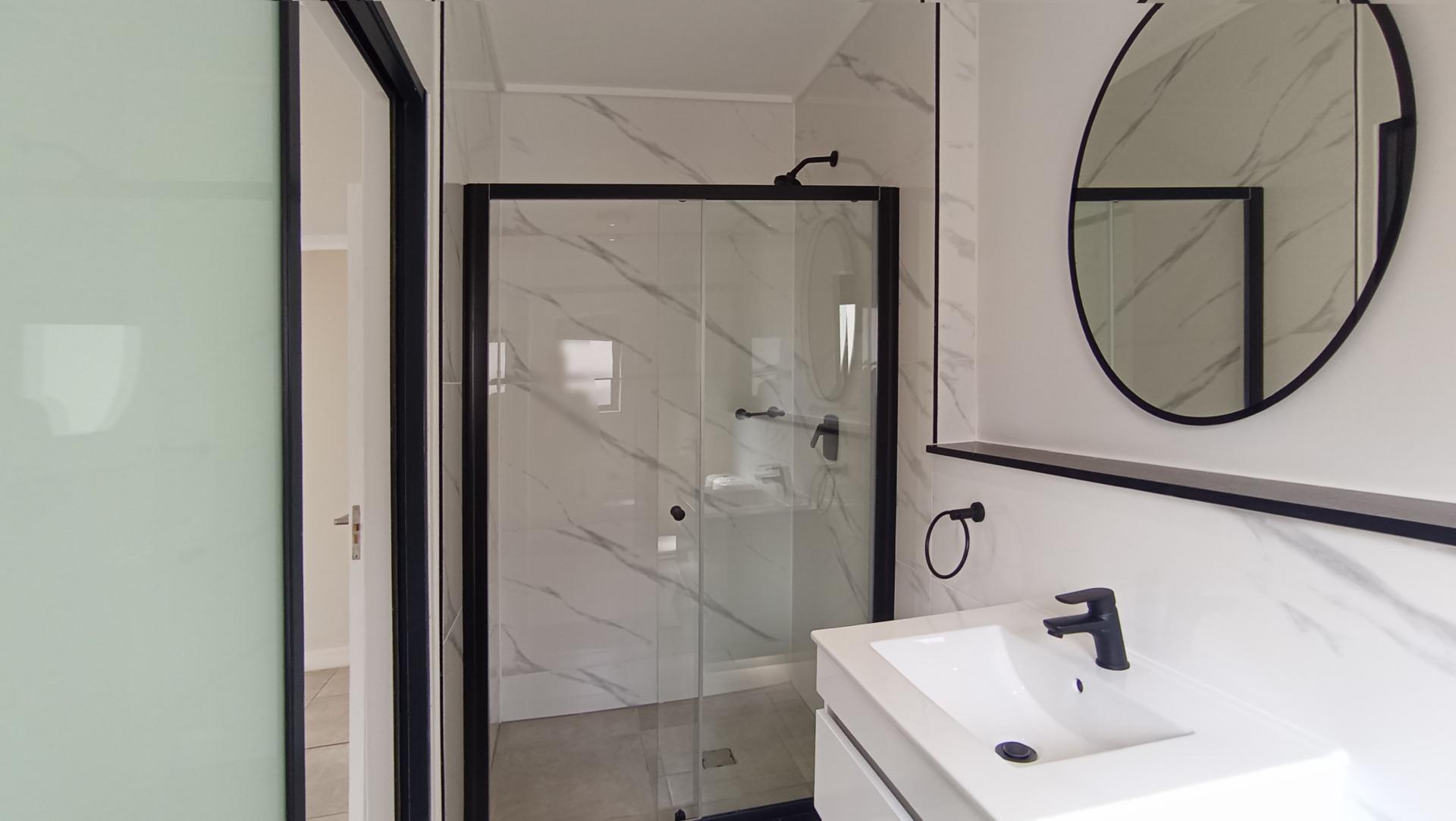 Main Bathroom - 6 square meters of property in Waterval Estate