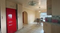 Kitchen - 11 square meters of property in Crystal Park