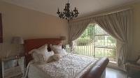 Main Bedroom - 18 square meters of property in Crystal Park