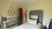 Bed Room 2 - 10 square meters of property in Crystal Park