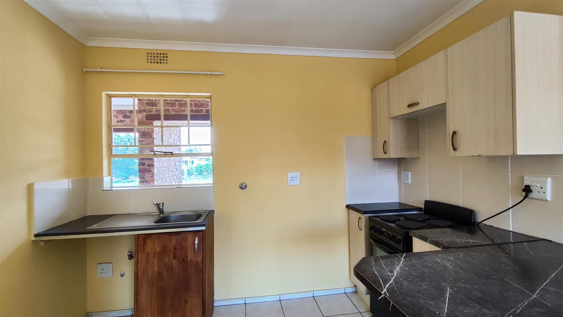 Kitchen - 6 square meters of property in Crystal Park