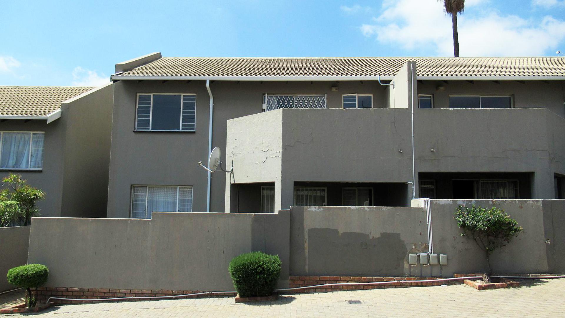 Front View of property in Sundowner