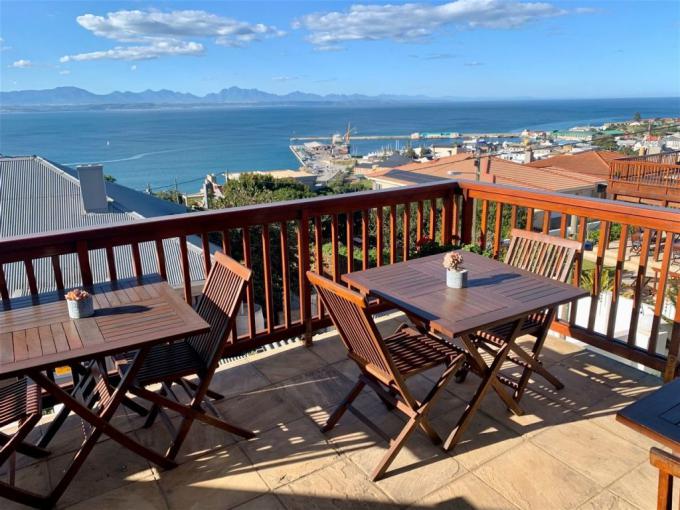 Guest House for Sale For Sale in Mossel Bay - MR597260