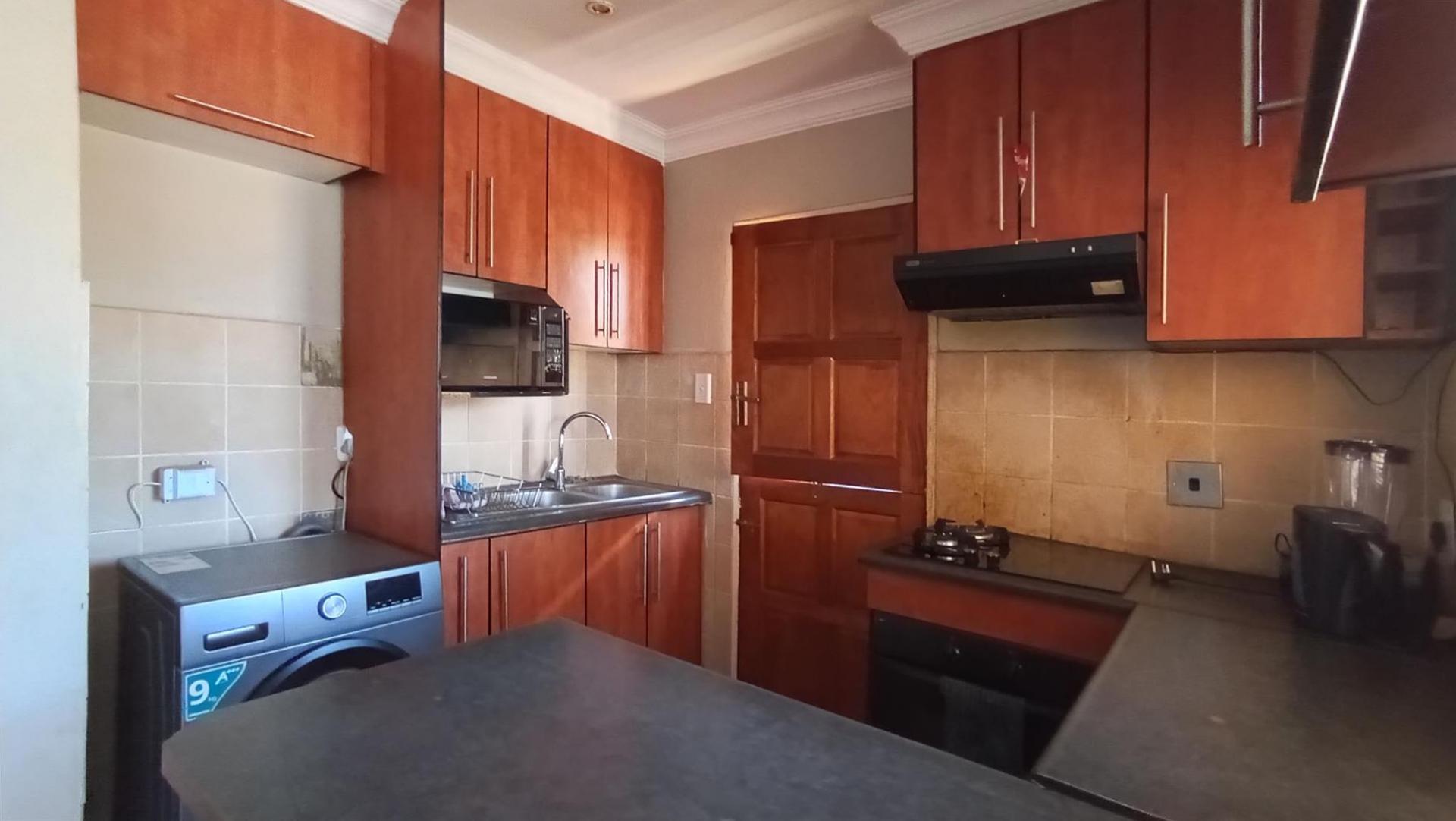 Kitchen - 7 square meters of property in The Orchards