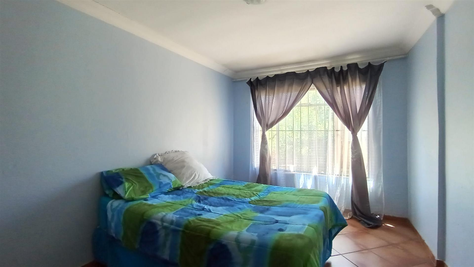 Bed Room 2 - 16 square meters of property in The Orchards