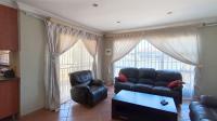 Lounges - 25 square meters of property in The Orchards