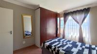 Bed Room 1 - 17 square meters of property in The Orchards