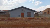 Front View of property in Roodekop