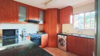 Kitchen - 16 square meters of property in Bronberg