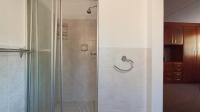 Bathroom 1 - 5 square meters of property in Bronberg