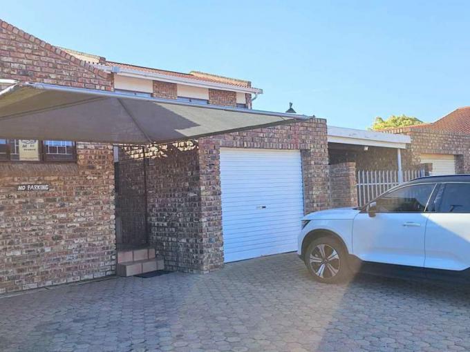 4 Bedroom Simplex for Sale For Sale in Hartenbos - MR597327