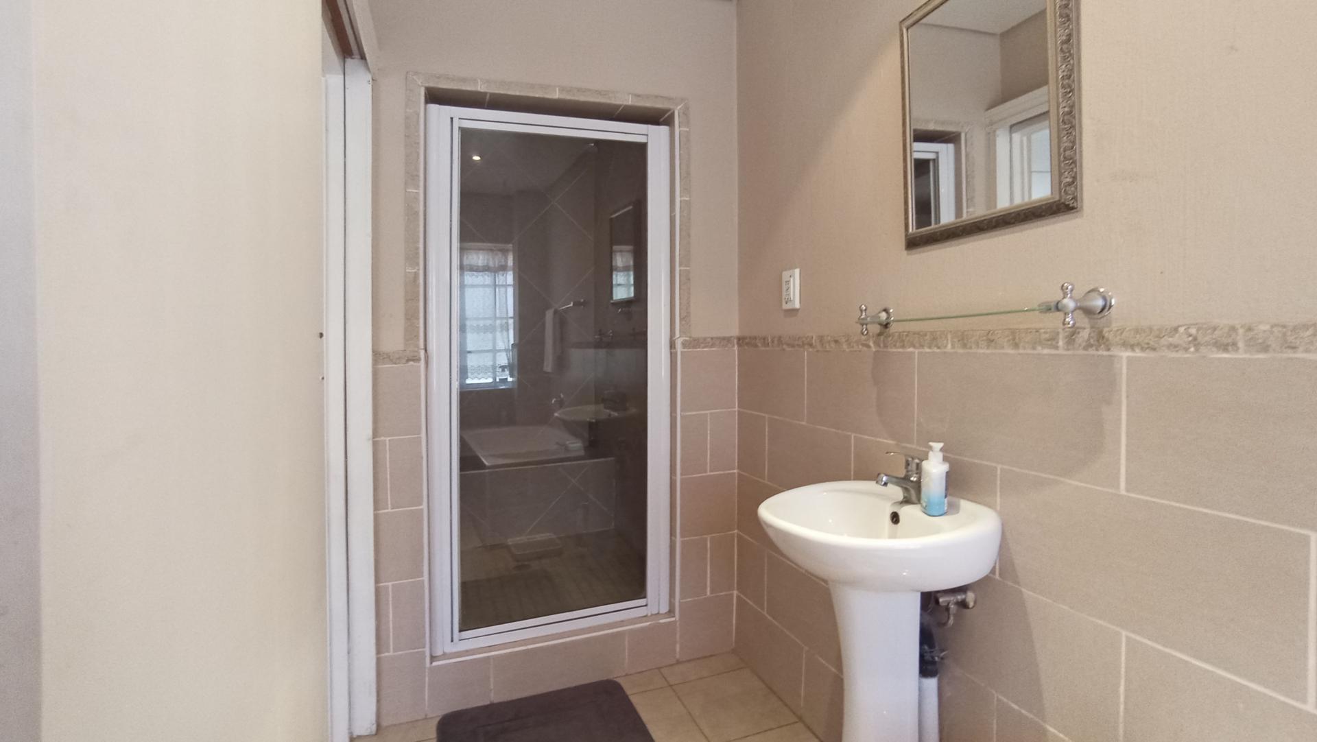 Main Bathroom - 8 square meters of property in Bryanston