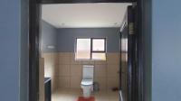 Guest Toilet - 9 square meters of property in Glenvista