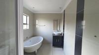 Bathroom 2 - 11 square meters of property in Glenvista