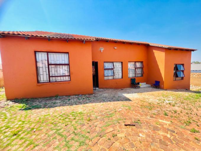 3 Bedroom House for Sale For Sale in Soshanguve - MR597458