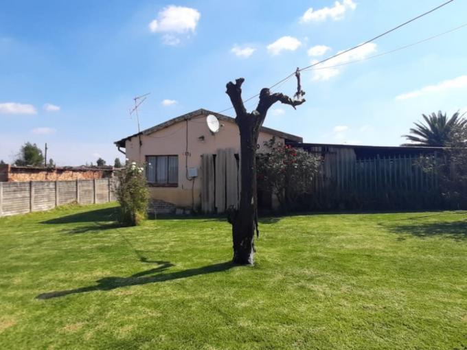 2 Bedroom House for Sale For Sale in Lenasia South - MR597799