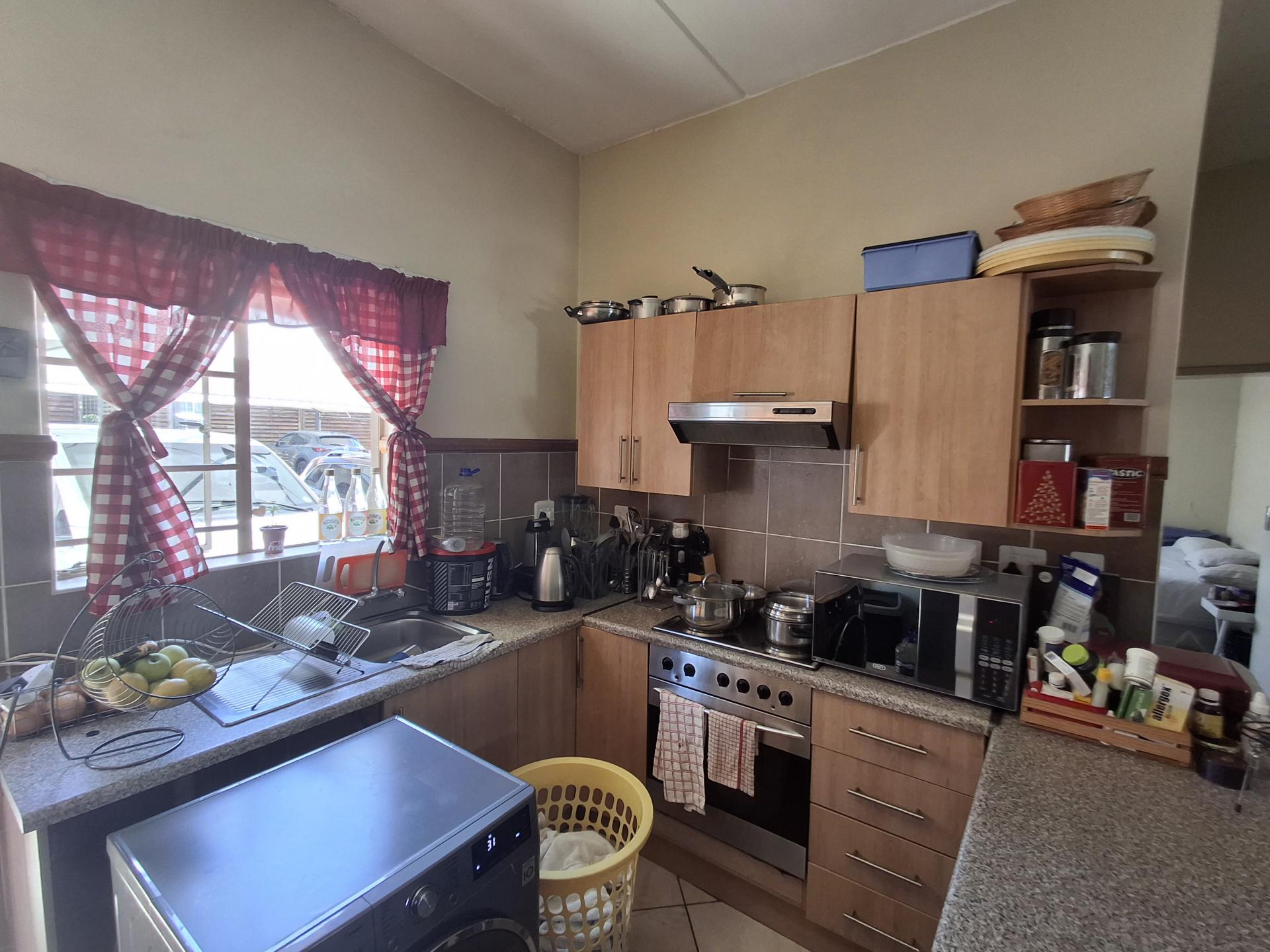 Kitchen - 8 square meters of property in Rynfield
