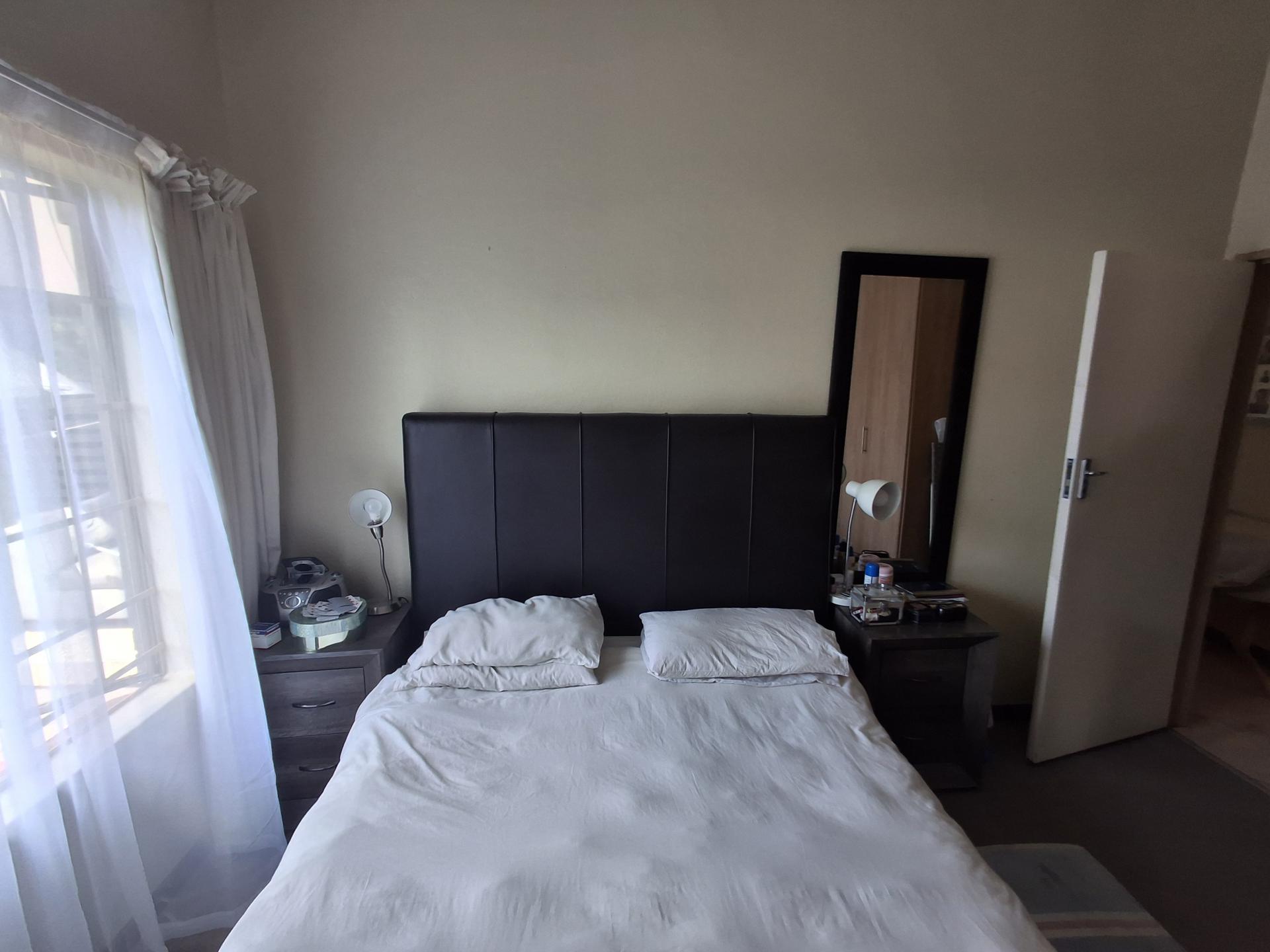 Main Bedroom - 14 square meters of property in Rynfield