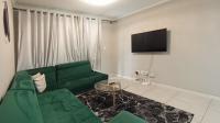 Lounges - 23 square meters of property in Noordhang