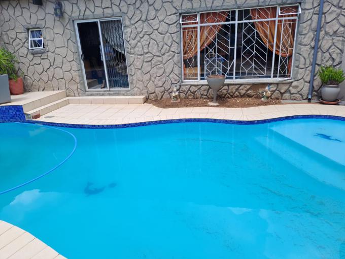 4 Bedroom House for Sale For Sale in Verwoerdpark - MR598473