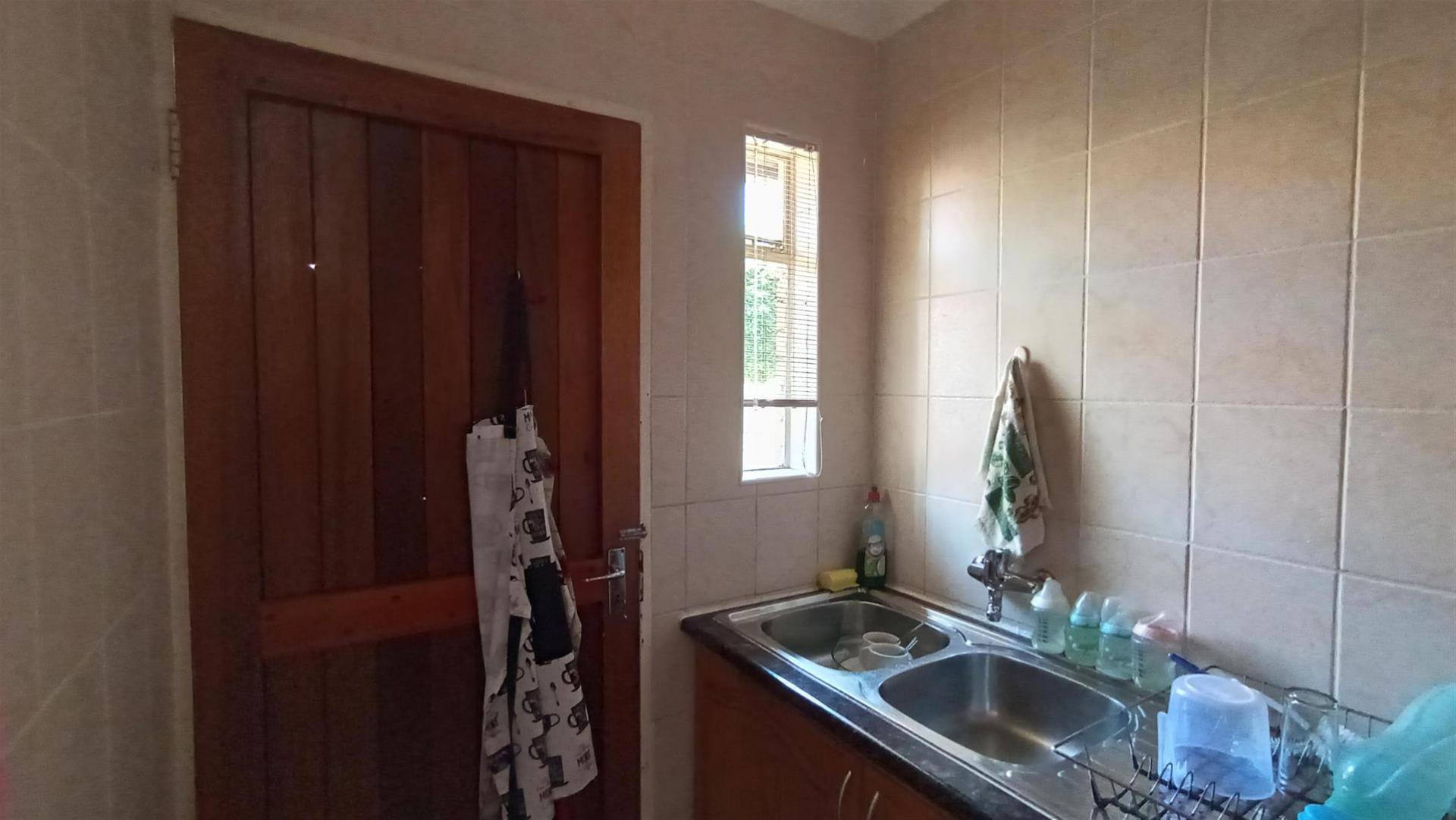 Scullery - 4 square meters of property in Terenure